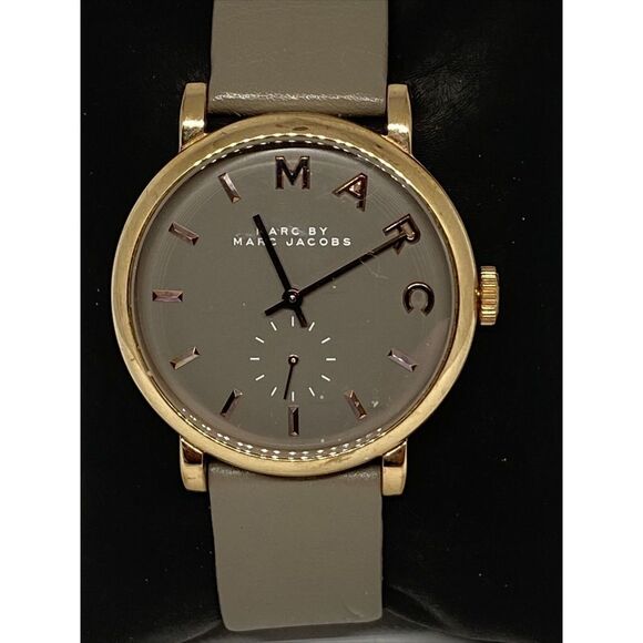 Marc Jacobs MBM1266 Women's Gray Leather Analog Dial Quartz Genuine Watch XX959 - Picture 2 of 12